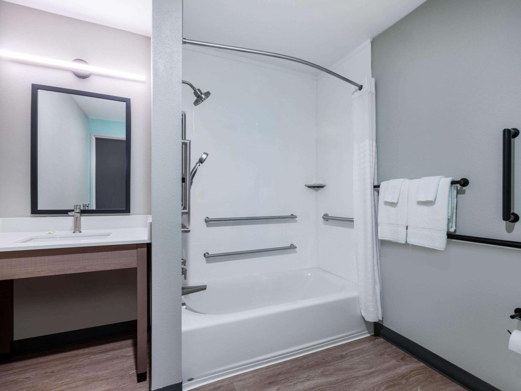 Echo Suites Extended Stay By Wyndham Indianapolis Ameriplex Exterior foto